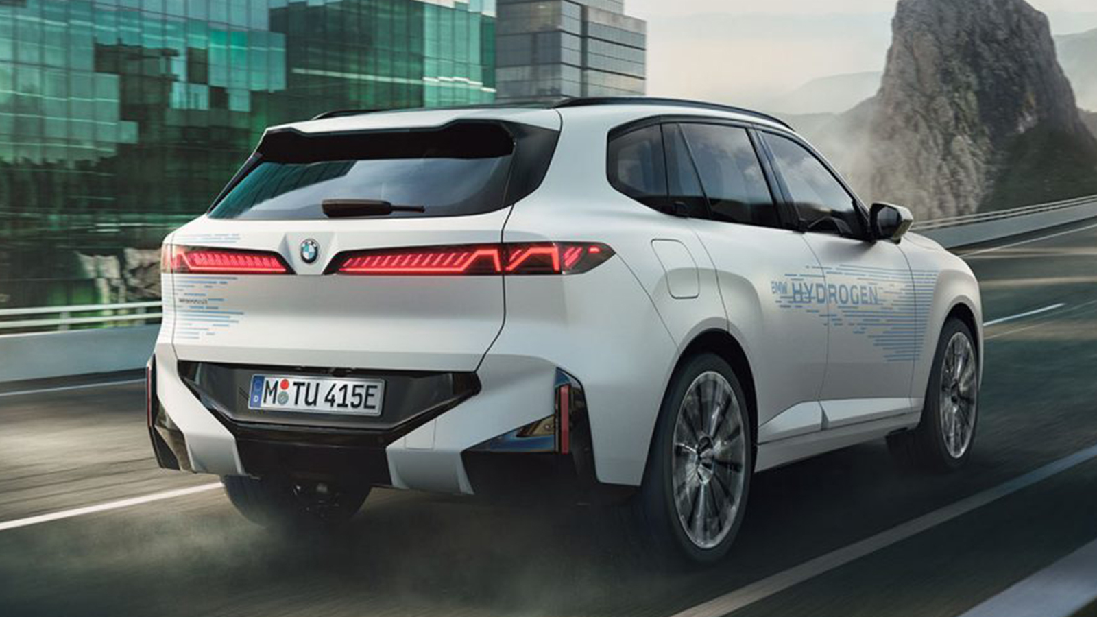 Όταν η BMW iX5 Hydrogen κάνει το ντεμπούτο της, θα πρόκειται για την πρώτη ΒMW με κινητήριο σύνολο υδρογόνου.